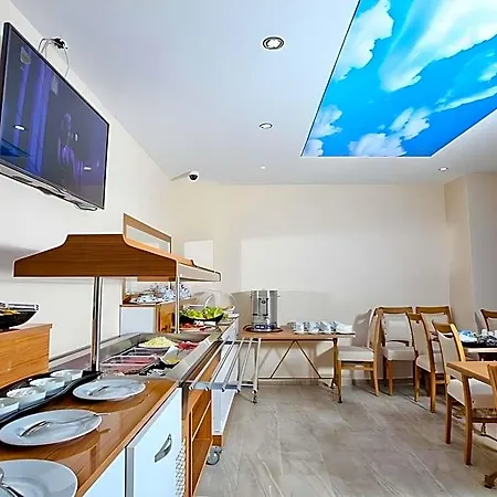 Airport Hotel 3*