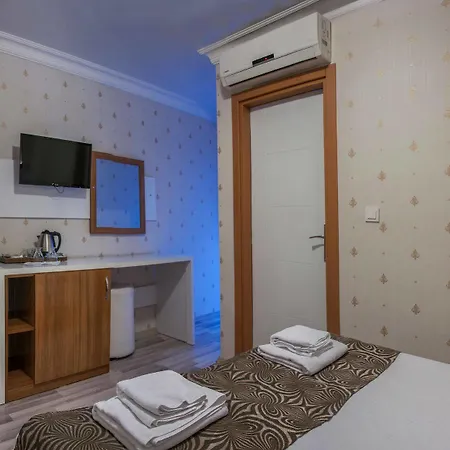 Airport Hotel 3*